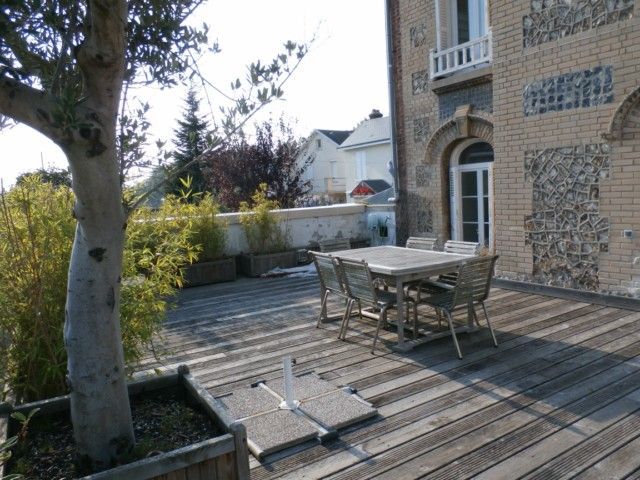 MAISON 8 LE HAVRE  Grands volumes, très belle maison bourgeoise en briques et silex